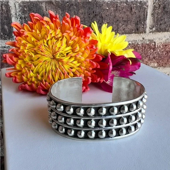 Vintage Sterling Silver cuff - Picture 3 of 6